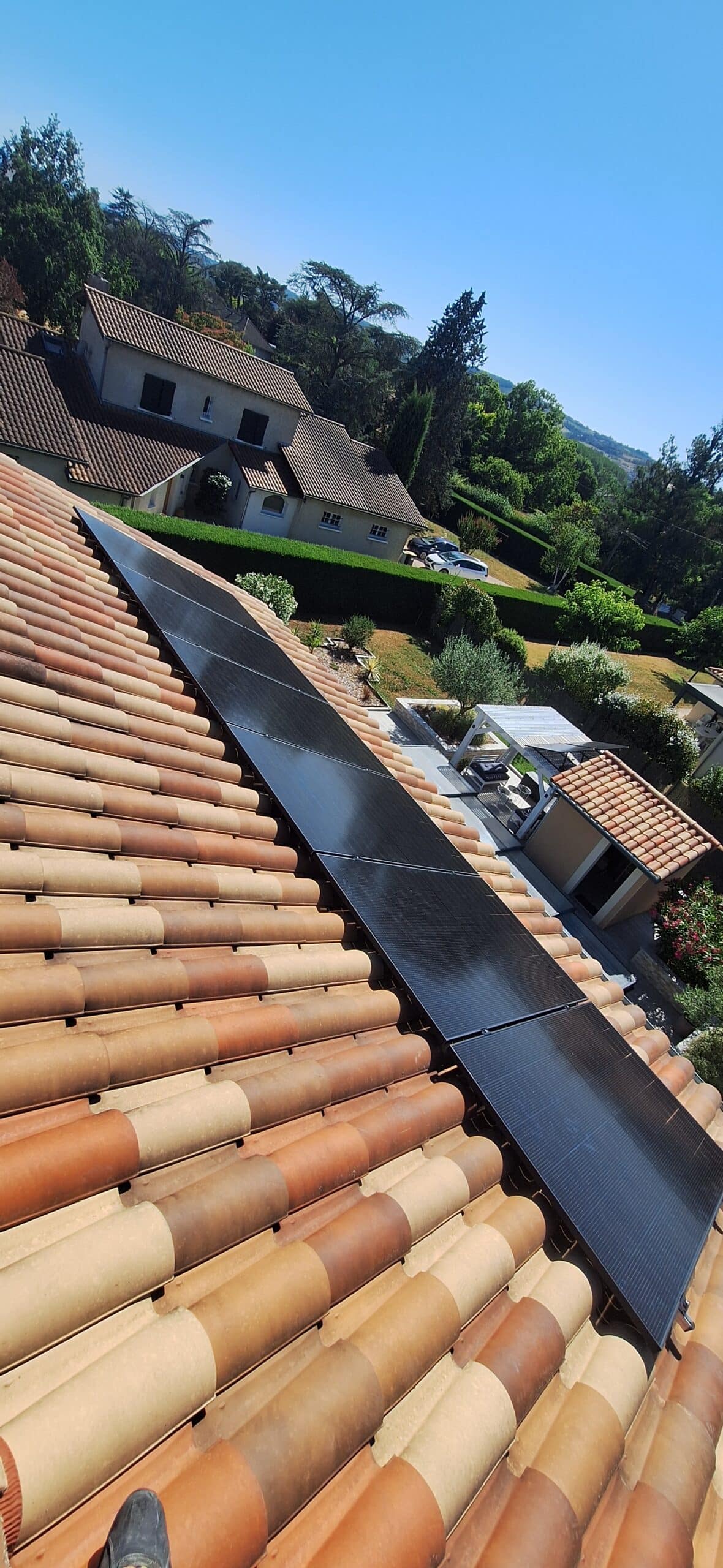 Détail d'une installation panneaux photovoltaïques