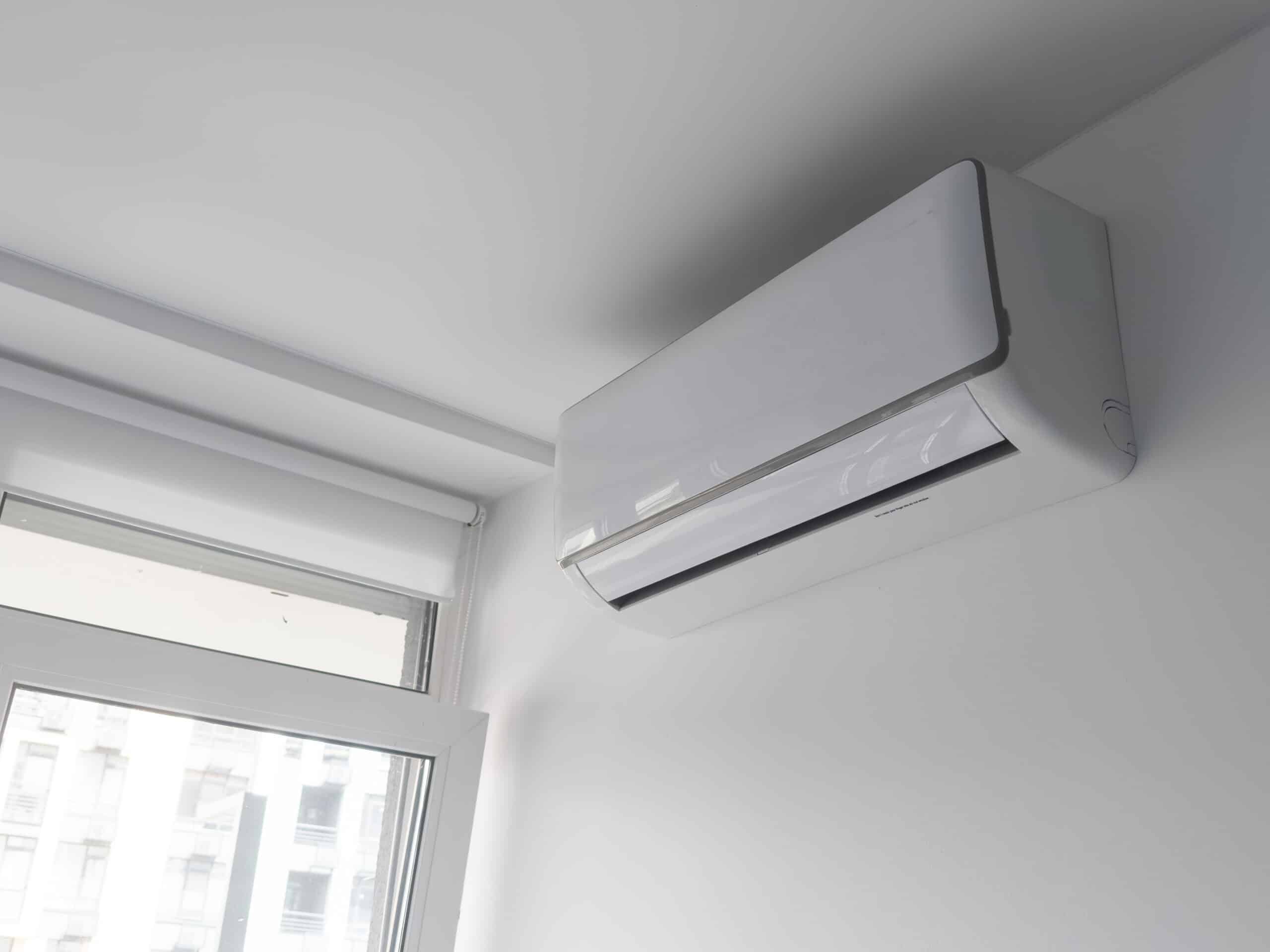 Système de climatisation réversible pour locaux professionnels